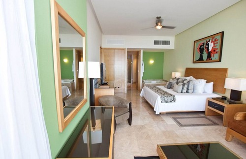 Las Jarretaderas Resort | Cozy 1-bedroom studio with fitness room and AC in tranquil Nuevo Vallarta