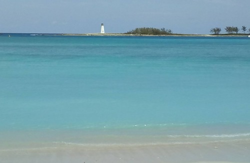 Nassau Apartment | Cozy 1 bedroom studio apt with private entrance located near center of island.