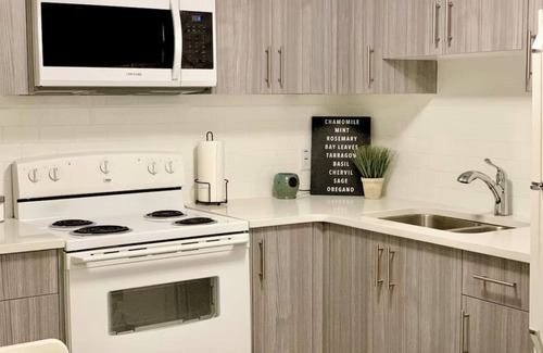 Calgary House | Cozy 1-bedroom suite close to the Airport