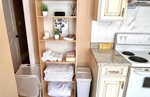East Side Apartment | Cozy 1 Bedroom Suite