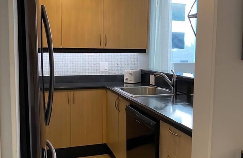 Coconut Grove Condo | Cozy 1 bedroom unit located in a Condo/Hotel in the heart of Coconut Grove-Free Parking
