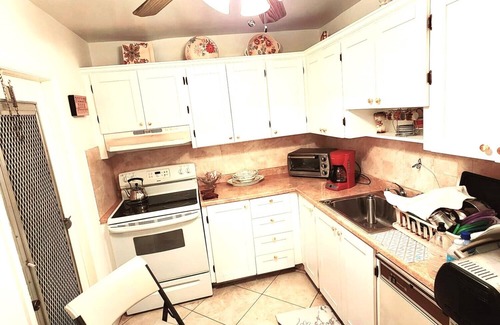 Lauderdale Lakes Apartment | Cozy 1-bedroom apartment with WiFi, AC in enjoyable Lauderdale Lakes