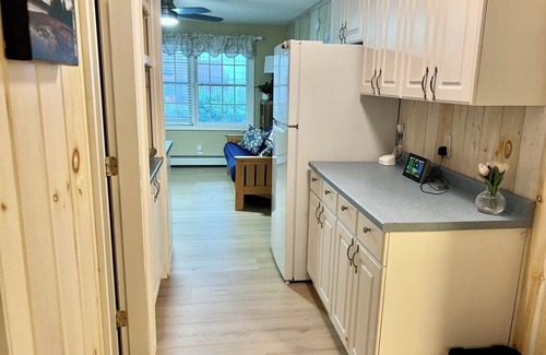 Southwest Harbor Condo | Cozy 1-bedroom Efficiency in Downtown Southwest Harbor [Manset Room]