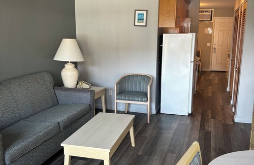 Montauk Apartment | Cozy 1-bedroom with WiFi and AC in brilliant Montauk