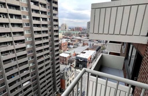 Shaughnessy Village Apartment | Cozy 1 BR in Downtown Montreal