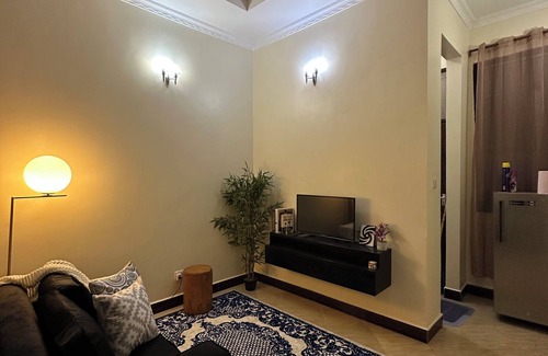 Dar es Salaam Apartment | Cozy 1 BR, prime city center.