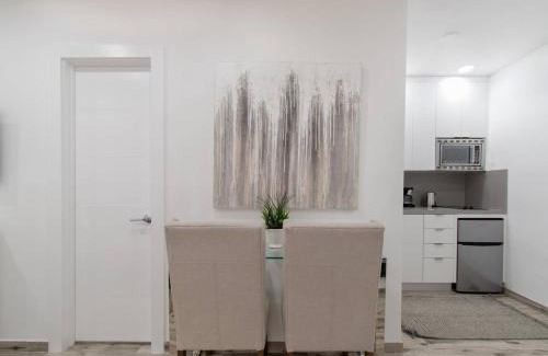 Hollywood Apartment | Cozy 1 BR w Parking Space 5 Close to the Beach