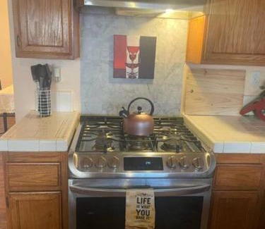 Victorville House | Cozy! 1 hr from LA - 2 hr from Las Vegas!