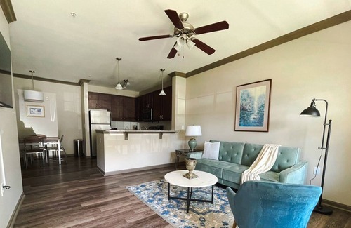 Ferndale House | Cozy 1BD/1BA w/Balcony + Gym - Little Rock