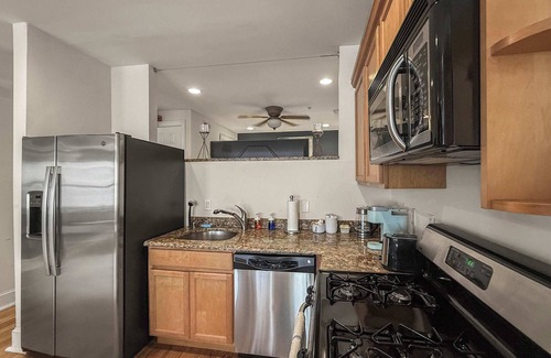 Old City Apartment | Cozy 1BD | Old City | 2Beds | Independence Hall