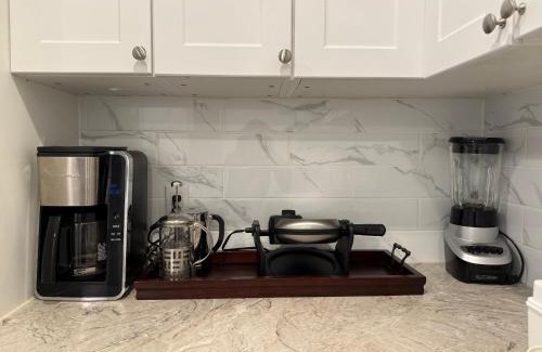 Cote-Des-Neiges—Notre-Dame-De-Grace Apartment | Cozy 1bdr Appartement Outremont