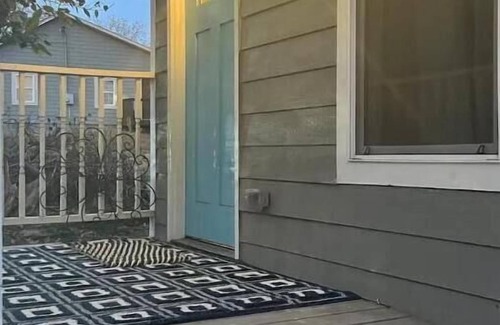 Covington House | Cozy 1bed 1bath house. Short walk to Mystic Grill