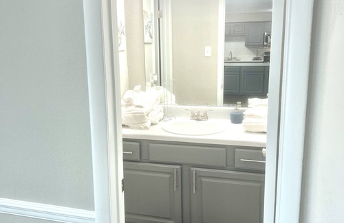 Hoover Apartment | Cozy 1bedroom apartment 5 minutes from expressways shopping, dining & fun.