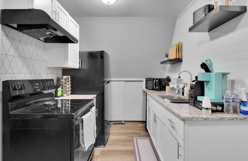 Dry Ridge Apartment | Cozy 1BR Apartment near Ark Encounter with Parking