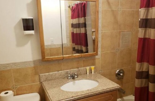 Spruce Hill Apartment | Cozy 1BR Apartment by UPenn