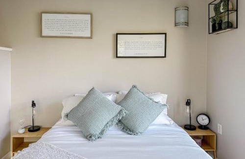 Pico Apartment | Cozy 1BR apt in Santa Monica with FREE Parking