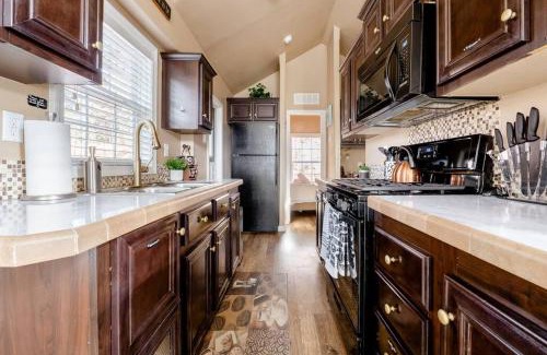 Woodland Park Apartment | Cozy 1BR Chalet Pikes Peak,Grill and Relaxing Patio