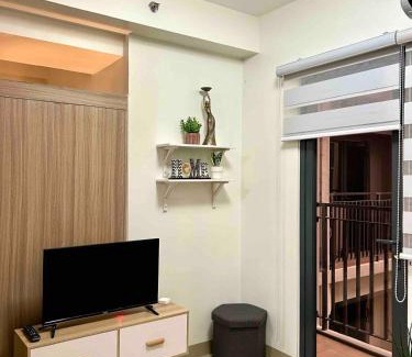 Barangay 76 Apartment | Cozy 1BR Condo Fully-furnished Resort Wi-Fi NetFlix