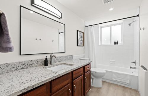 Royal Oak Apartment | Cozy 1BR Lower Flat in Royal Oak