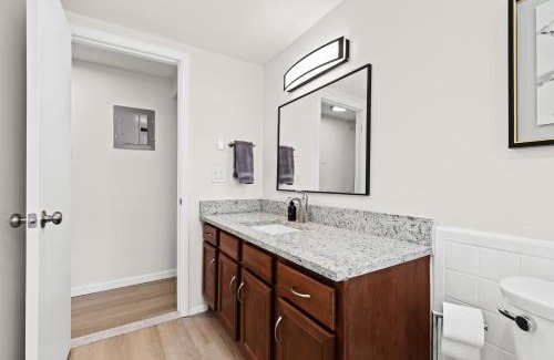 Royal Oak Apartment | Cozy 1BR Lower Flat in Royal Oak