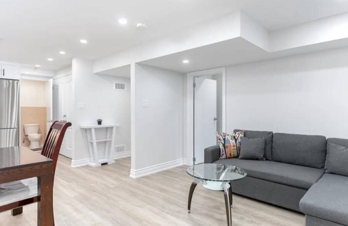 Richmond Hill Apartment | Cozy 1BR Lower Level Unit