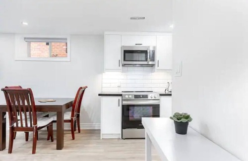 Richmond Hill Apartment | Cozy 1BR Lower Level Unit