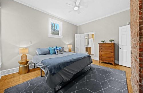Cherokee Triangle Apartment | Cozy 1BR Near Downtown King Bed Full Kitchen