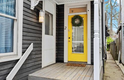 Cherokee Triangle Apartment | Cozy 1BR Near Downtown King Bed Full Kitchen