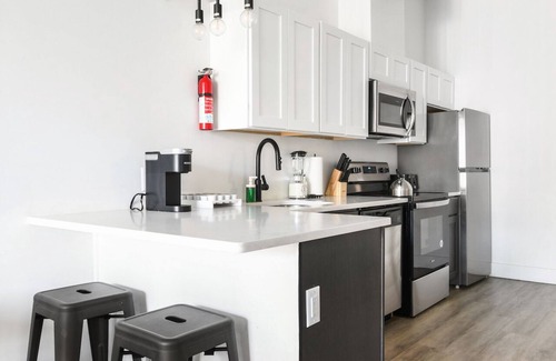 Elizabeth Apartment | Cozy 1BR next to EWR 2031