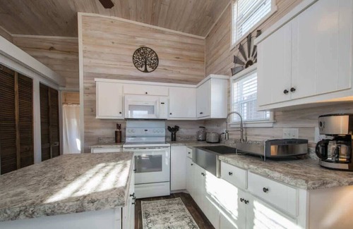 Upward Cottage | Cozy 1BR Tiny Home w/Pool Access | Free Tix