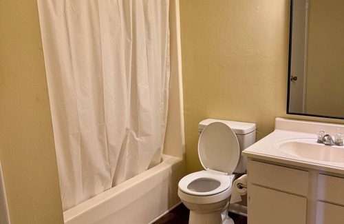Lake Charles House | Cozy 2/1.5 Townhome 7 Min to Casinos, Dining & Mall.