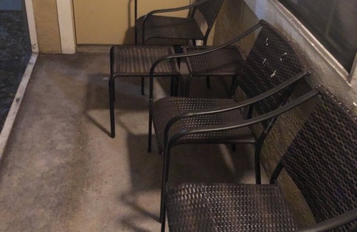 Metro West Condo | Cozy 2 BD Condo in Prime Area w King Size Bed