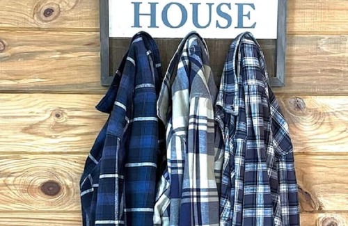 Sagle House | Cozy 2 BD Lakehouse Cabin w/ incredible views