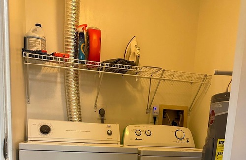 Gaithersburg Apartment | Cozy 2 Bdr Condo close to everything