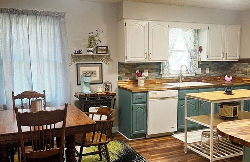 Sunrise Beach House | Cozy 2 bed-3 bath home, GREAT view of main channel at 38MM