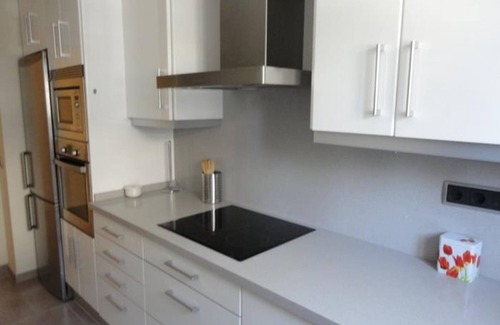 Torredembarra Apartment | Cozy 2-Bed Apartment with Pool, Terrace & Parking, Just 150m from the Sea in Torredembarra