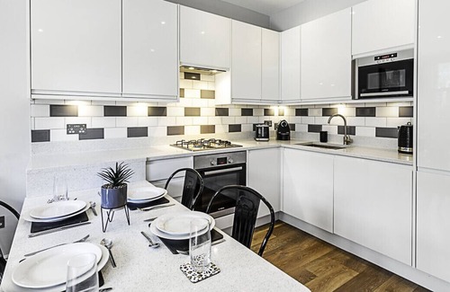 Southfield Apartment | Cozy 2 Bed Apartment in Chiswick