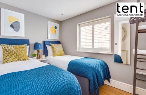 Runnymede Apartment | COZY 2 BED Apt Steps to town centre by Tent Serviced Apartments Egham with Free Parking and Wifi