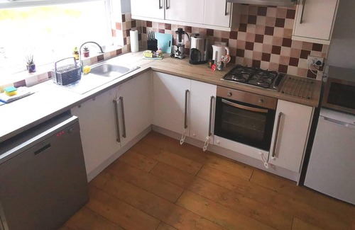 Merthyr Tydfil House | Cozy 2-bed Cottage in Merthyr, 5 Mins to Bike Park