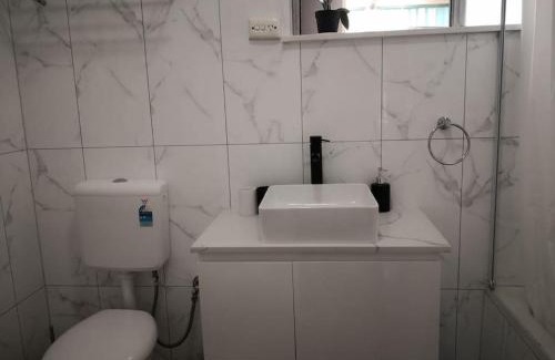 Riverwood Villa | Cozy 2 bed villa in Narwee