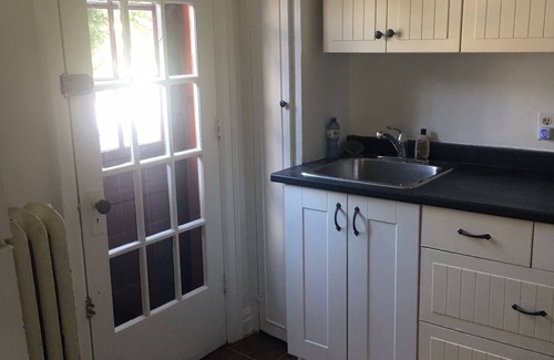 Brockville Apartment | Cozy 2-bedrm apartment in historic Brockville!