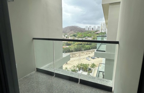 La Cruz de Huanacaxtle Condo | Cozy 2-bedroom beachfront condo in La Cruz de Huanacaxtle with AC, fitness room