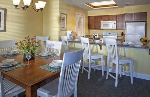 Palmetto Dunes Condo | Cozy 2-bedroom condo with daily golf, fitness room, WiFi in Hilton Head Island.