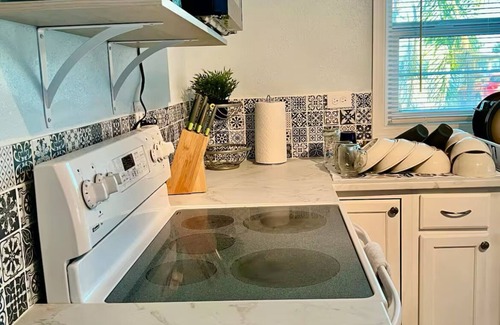 Holiday House | Cozy 2 bedroom, 1 bathroom stay in Holiday. With WiFi, Big screen, and Foosball.