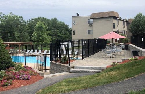 Weirs Beach Condo | Cozy 2 bedroom 2bath condo Weirs Beach Lake Winnipesaukee Laconia, NH Gunstock