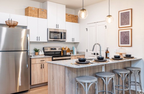 Gladstone Apartment | Cozy 2-bedroom apartment in Kansas City North