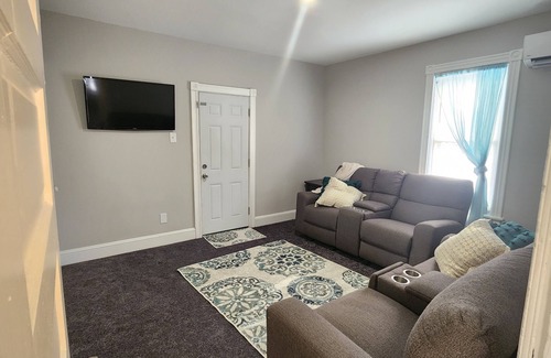 Glenolden Apartment | Cozy 2-bedroom apartment in Glenolden, walking distance to parks & amenities