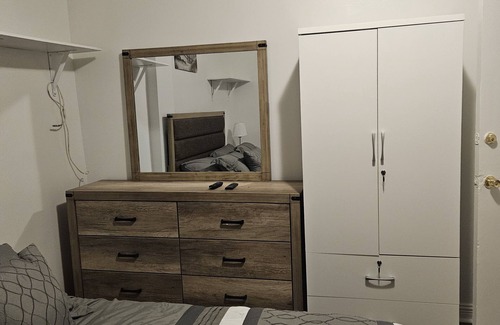 Williamsbridge Apartment | Cozy 2 bedroom apartment in a two-family house vert private in Bronx