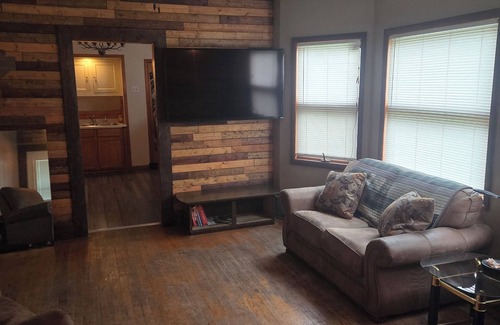 Bessemer Apartment | Cozy 2-bedroom apartment in charming Bessemer with WiFi, AC