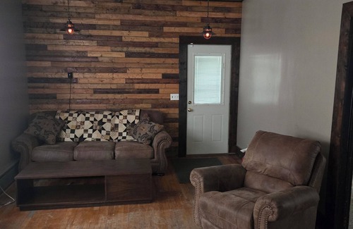 Bessemer Apartment | Cozy 2-bedroom apartment in charming Bessemer with WiFi, AC